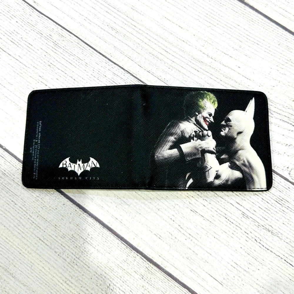 Batman Arkham City Bi-fold Wallet - Picture 1 of 3